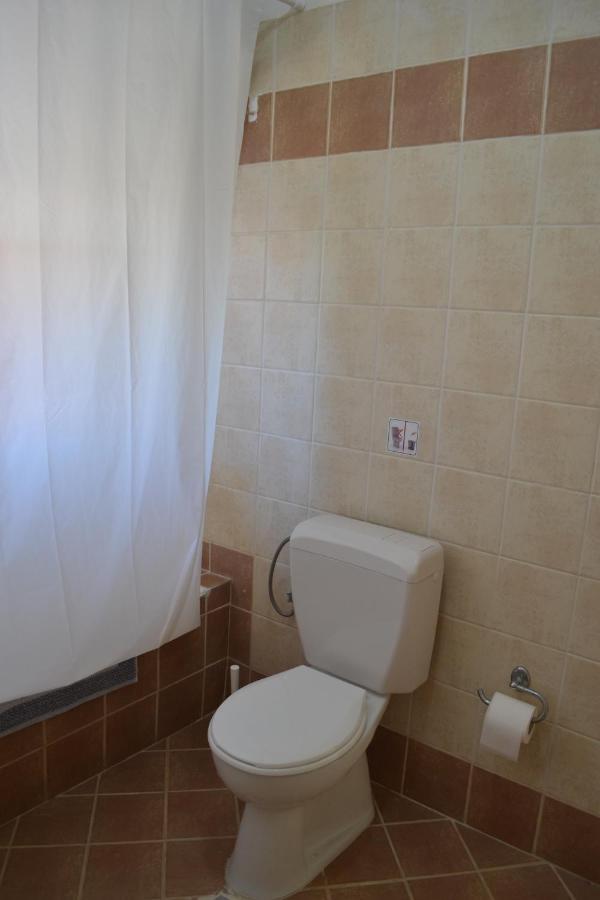 Feidiou 1 Apartment Aegina Bagian luar foto