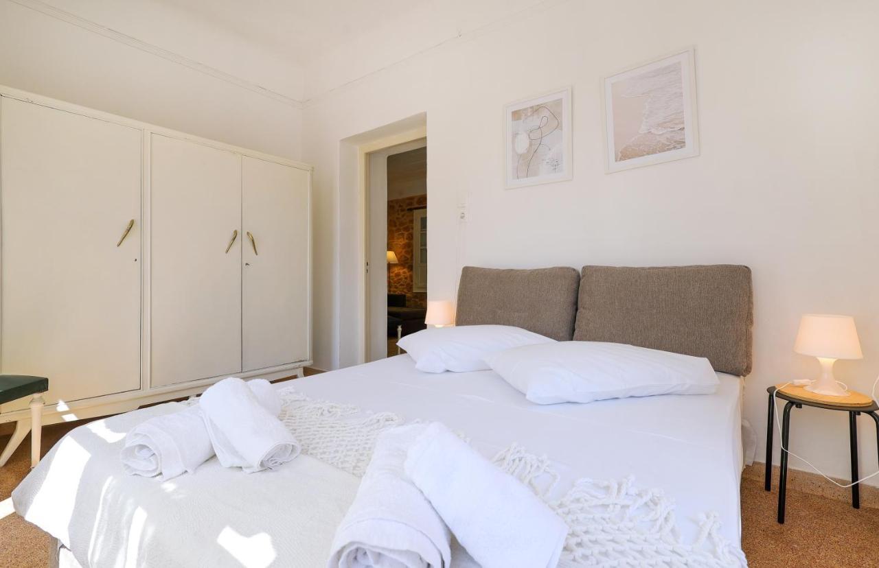 Feidiou 1 Apartment Aegina Bagian luar foto